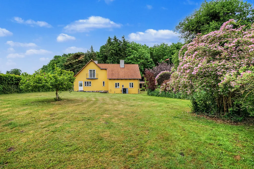 Garden - Villa with Forest View in Faaborg
