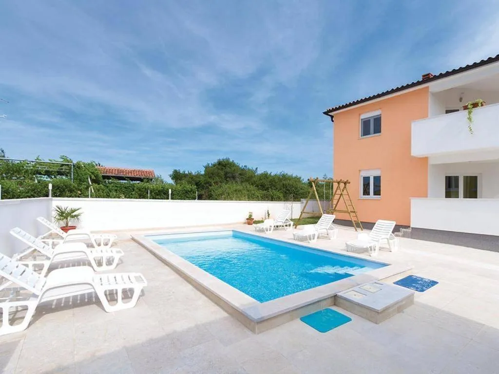 Bassein - Modern Holiday Home with Pool in Fažana