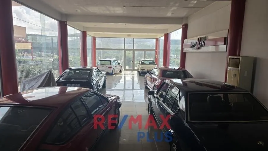 Garaaž - Commercial Property with Loading Bay in Varitsa