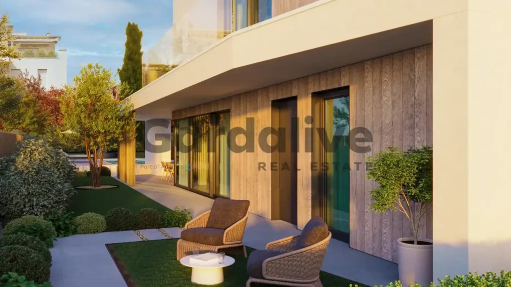 Contemporary Villa with Pool in Sirmione