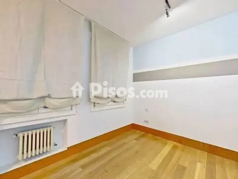 Toad - Luxury Flat with Park Views in Indautxu