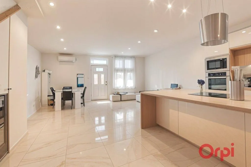 Maison 4 pièces à Marseille-11e