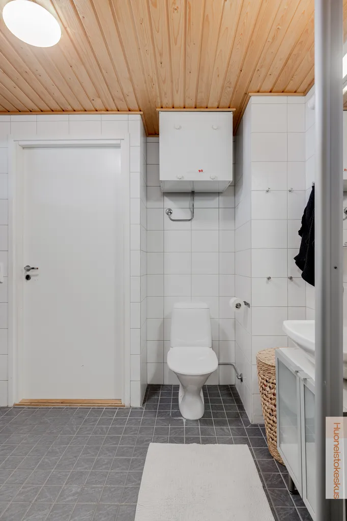 Salles de bain - Spacious Terraced House with Garden in Oulu