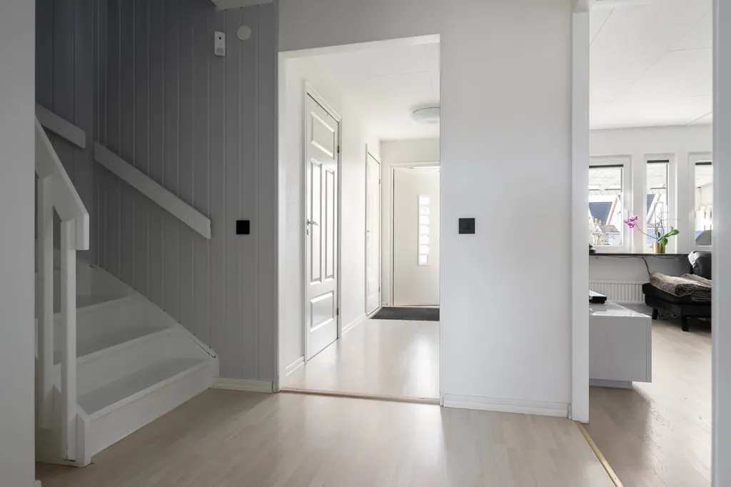 Entrée - Modern Terraced House with Garden in Järnåldersringen