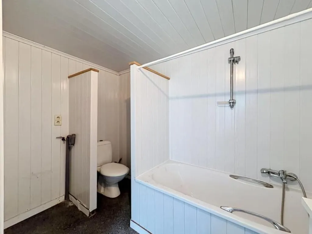 Bathrooms - House with Garden in Zwijnaarde