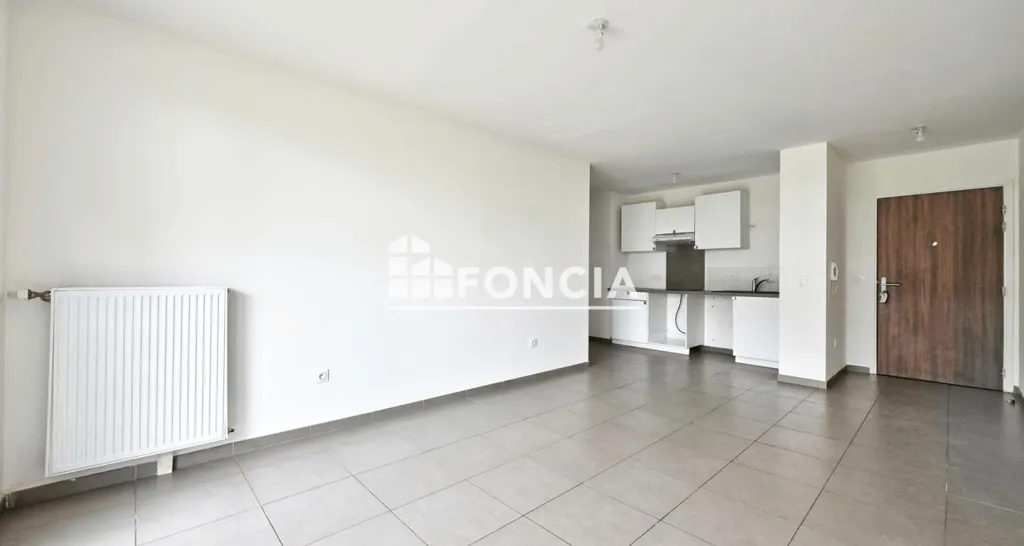 Séjour - Appartement 3 Pièces avec Jardin et Parking à Jouy-Le-Moutier