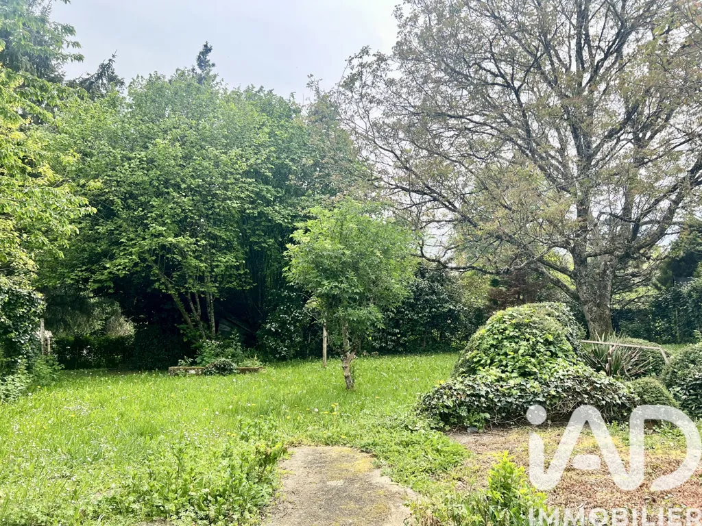 Aed - Village House with Garden in Blond