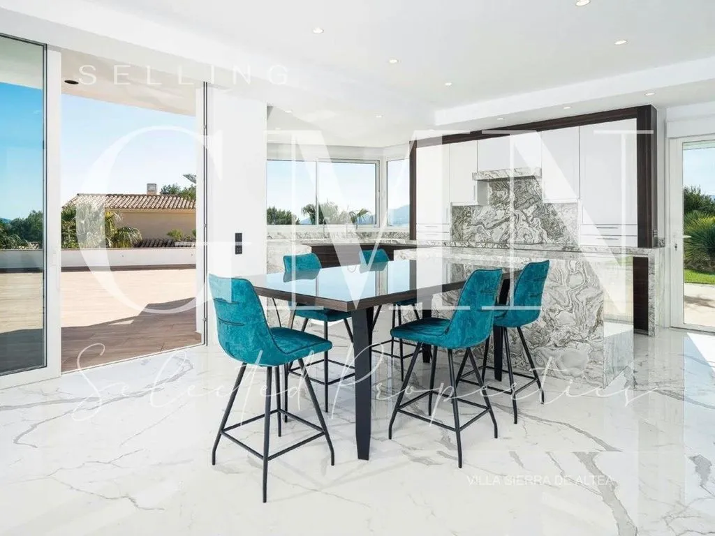Dining Room - Luxury Villa with Sea View in Altea