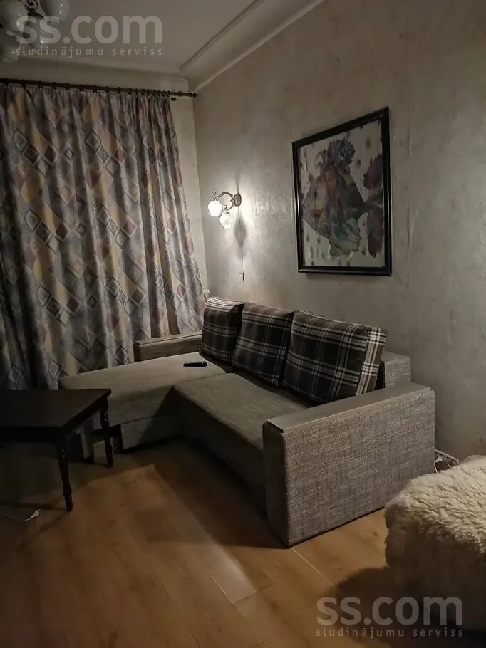 Elutuba - Two-Bedroom Flat in Stalinist Building, Riga