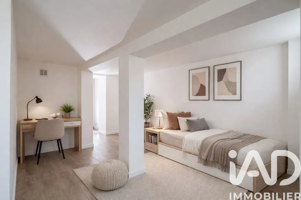 Magamistoad - Apartment Complex with Development Potential in Colombes
