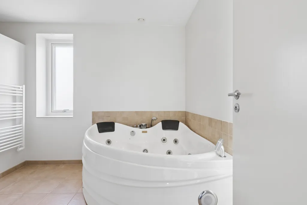 Salles de bain - Renovated Villa with Terraces in Odense
