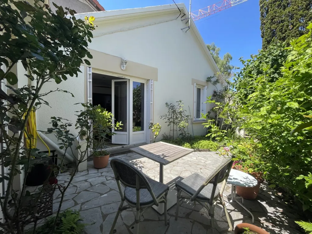 Terrasse - Grande Maison de Charme avec Jardin à Saint-Paul