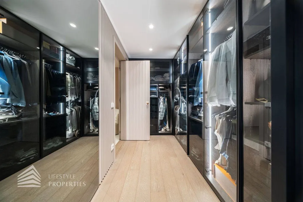 Pièces - 4-Bedroom Apartment with Panoramic Balcony in Vienna
