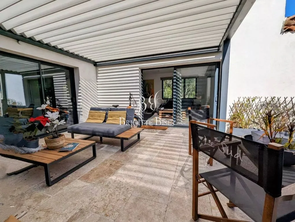 Terrasse - Villa Moderne avec Piscine à Sainte-Maxime