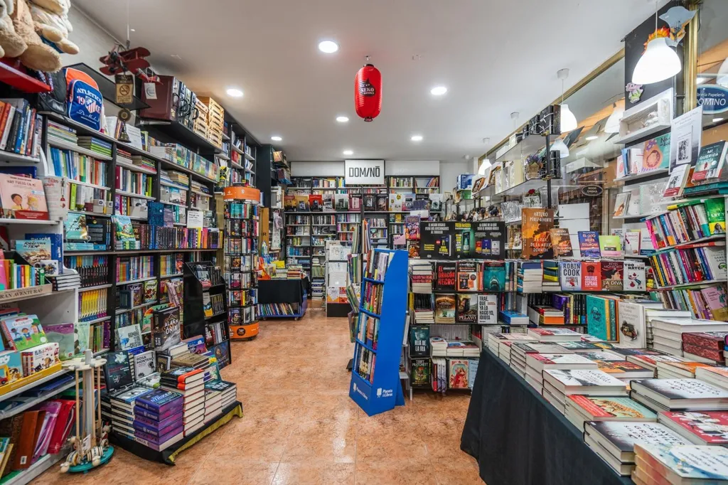 Pièces - Commercial Unit in Plaza España, Leganés