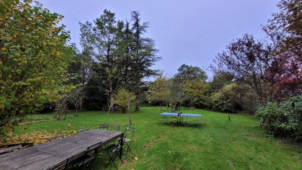 Jardin - Maison Luxueuse avec Véranda à Château-Thébaud