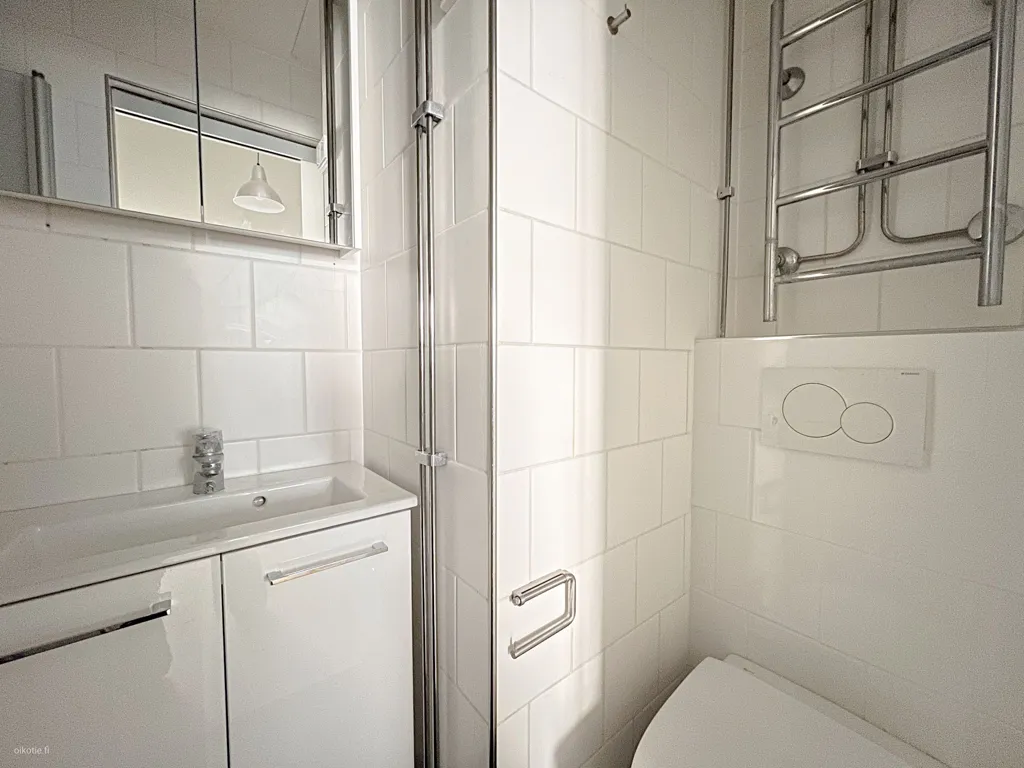 Vannitoad - Remodelled Flat with Sea View in Ullanlinna, Helsinki