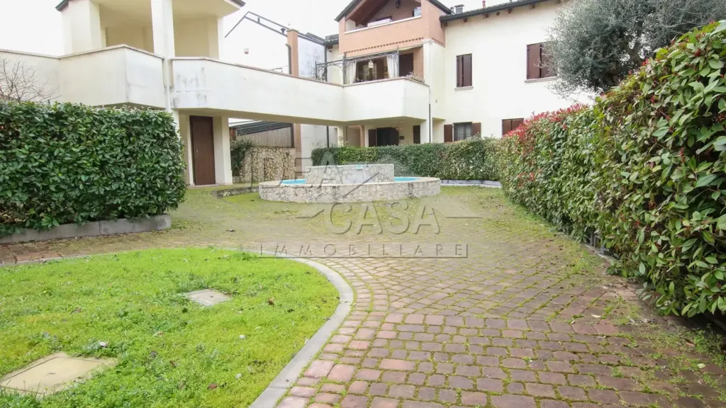 Jardin - Bright Apartment with Garden View in Medolla