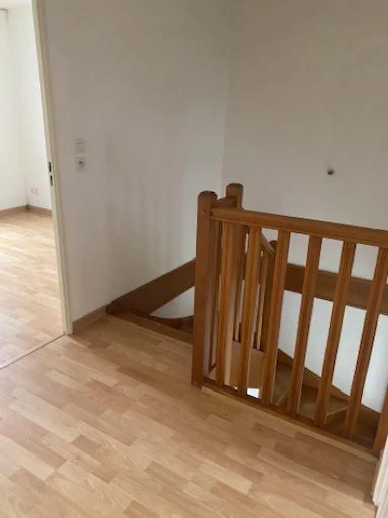 Pièces - Pavillon 4 Chambres avec Terrasse à Étampes