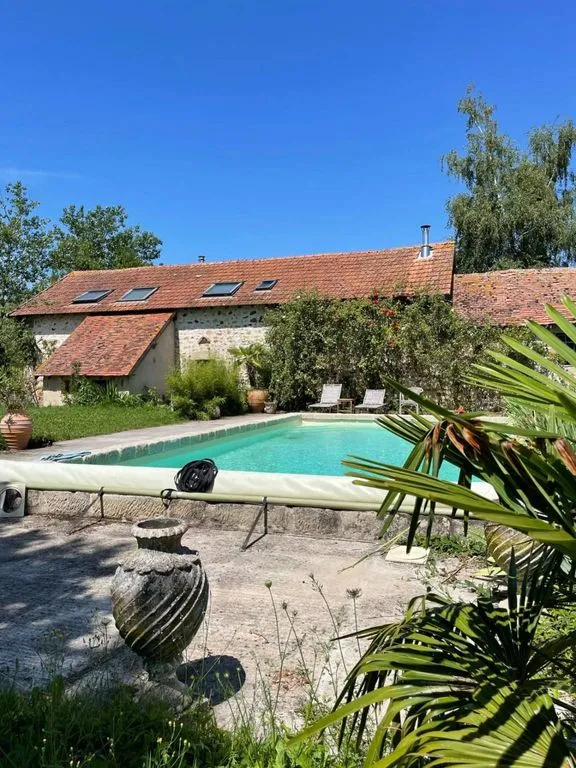 Bassein - Charming Domain with Pool near Autry Isards