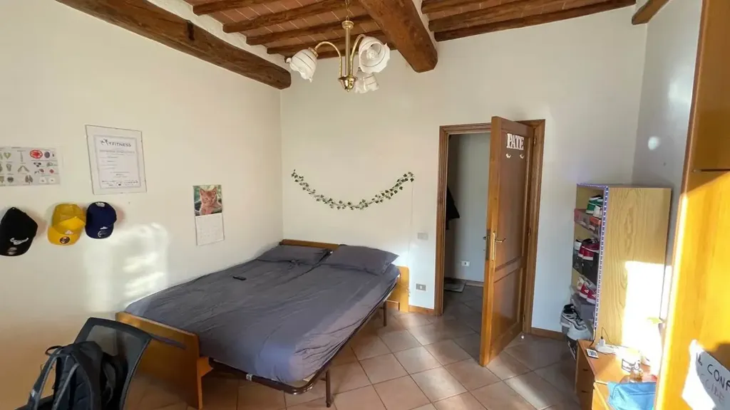 Chambres - Quadrilocale with High Ceilings near Siena Centre