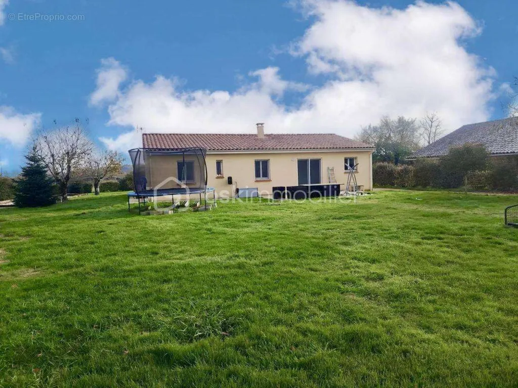 Jardin - Maison Familiale avec Grand Terrain à Caudecoste
