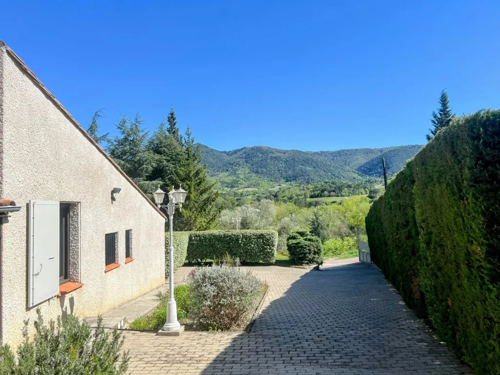 Extérieur - Villa avec Vue Imprenable et Piscine près de Limoux