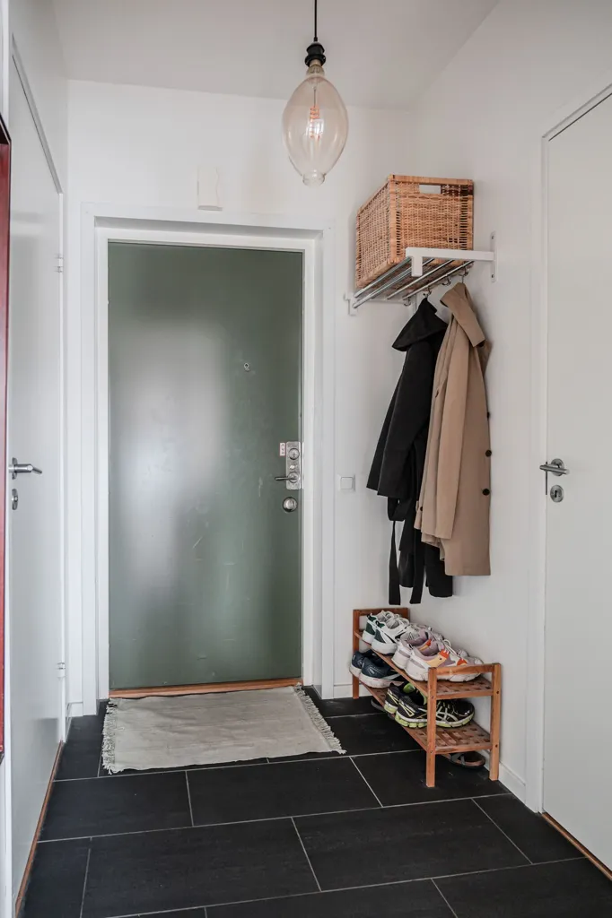 Entrée - Modern Flat with French Balcony in Central Uppsala