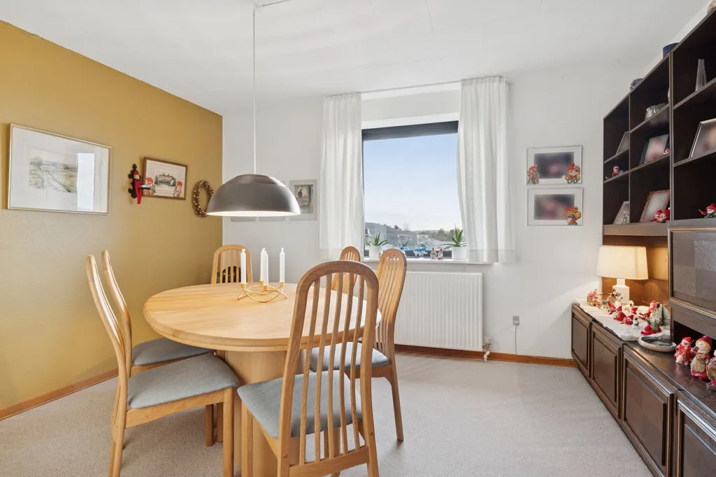 5-toaline maja asukohas Aalborg SØ