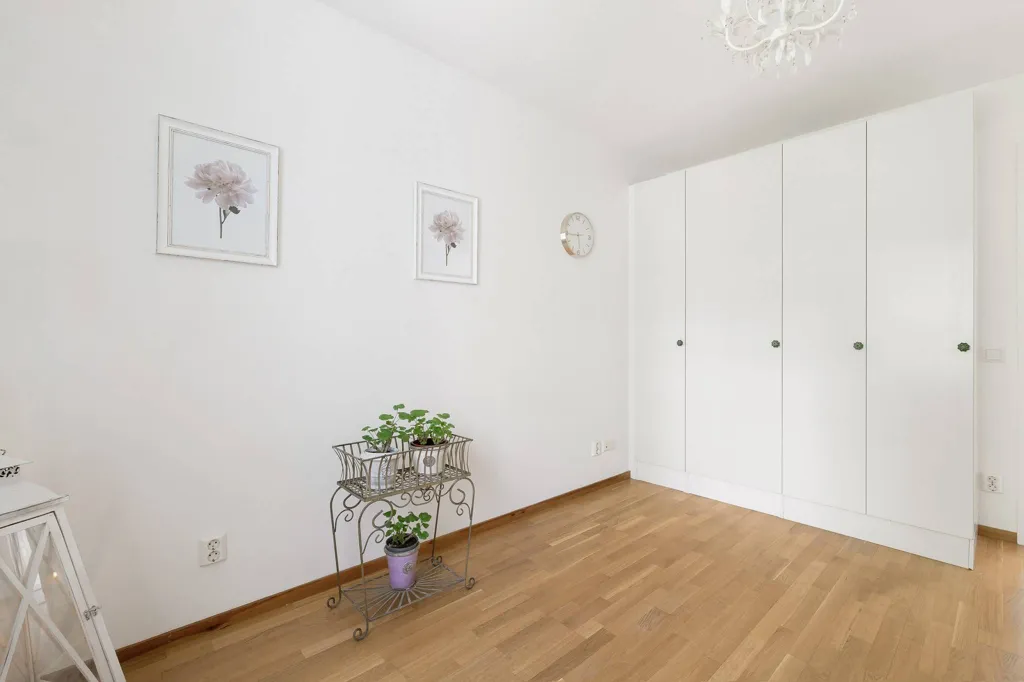 Pièces - Modern Apartment with Balcony near Farsta