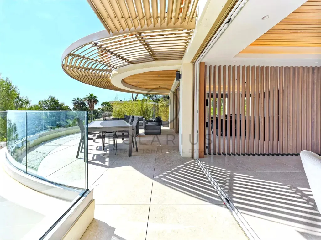 Terrasse - Villa avec Vue Mer et Piscine à Cap d'Antibes