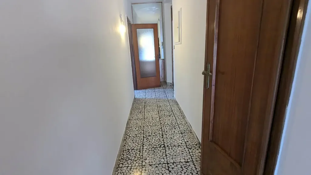 Hallway - Four-Room Apartment with Balcony in Pisa