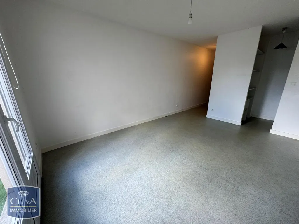 Toad - Studio with Terrace in Poitiers Centre