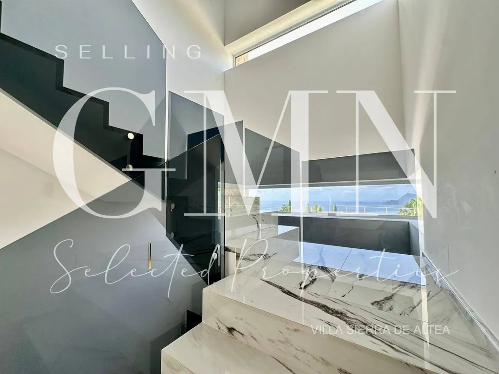 Hallway - Luxury Villa with Sea View in Altea