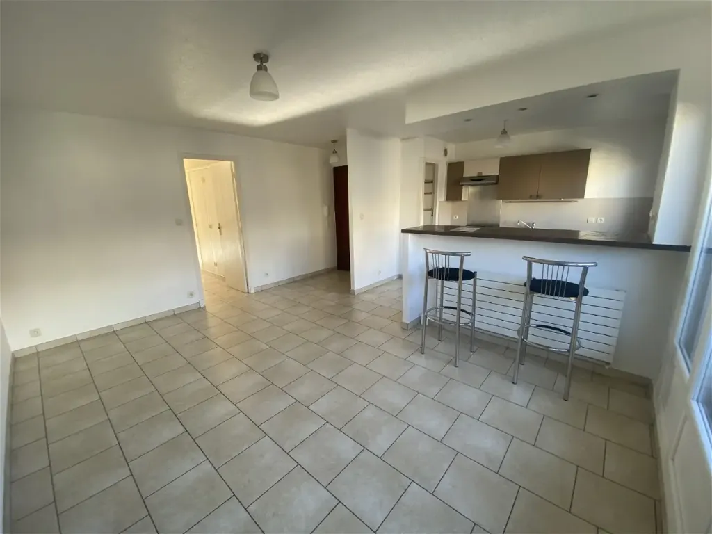 Köök - Apartment with Balcony in Gap