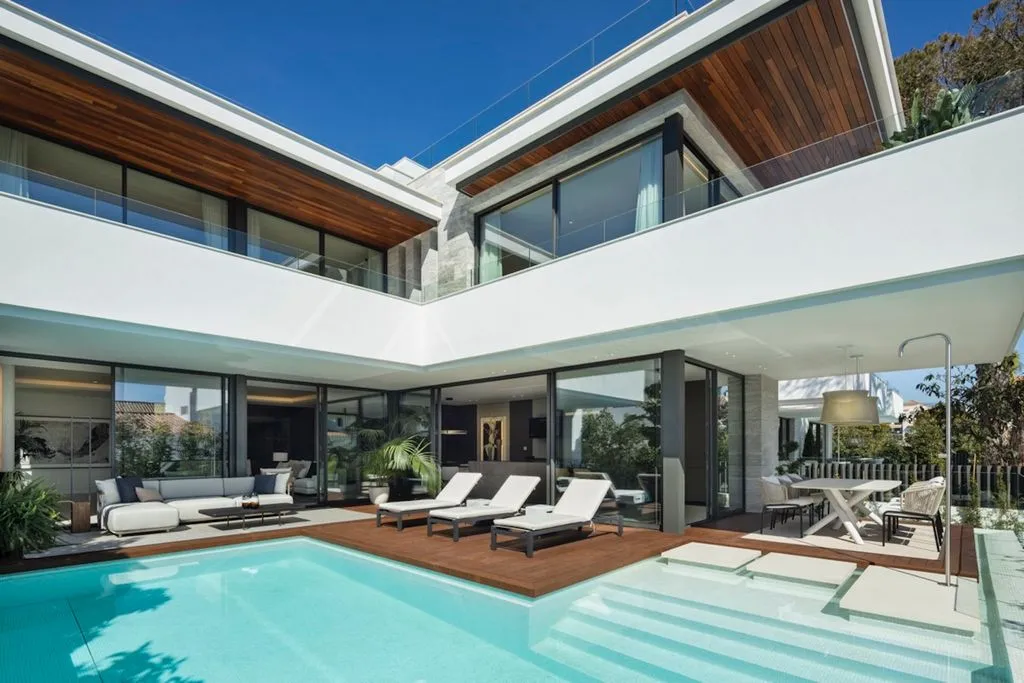 Bassein - Luxury Villa with Pool in Marbella