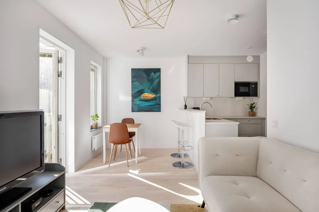 Soggiorno - 2nd Floor Apartment with Balcony in Täby