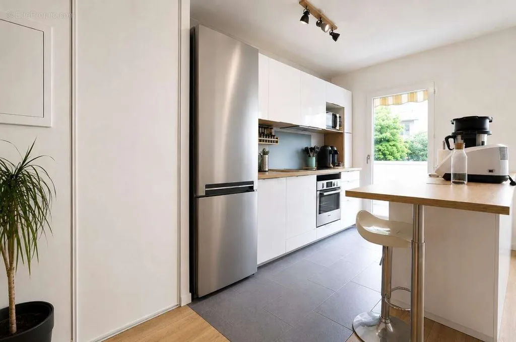 Cuisine - Appartement Rénové avec Balcon à Nogent-Sur-Marne
