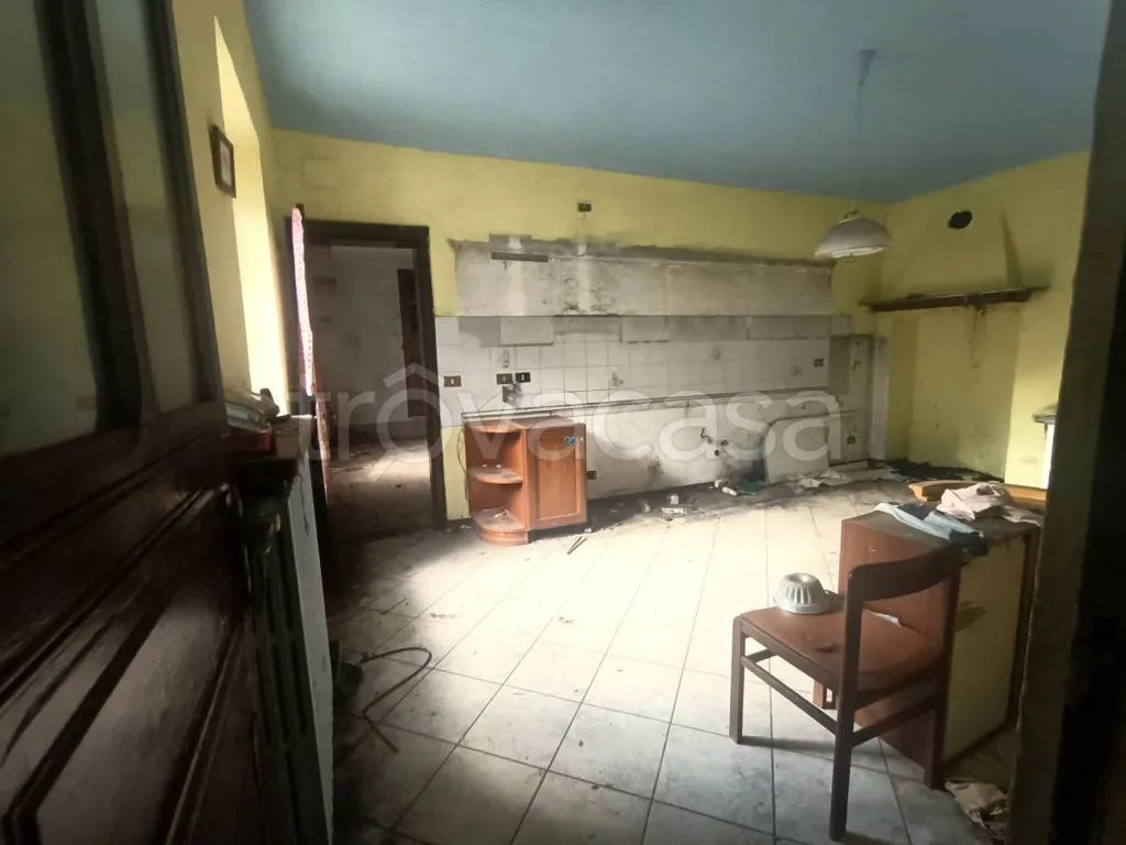 Cuisine - Rustic Villa to Renovate in Roccavione
