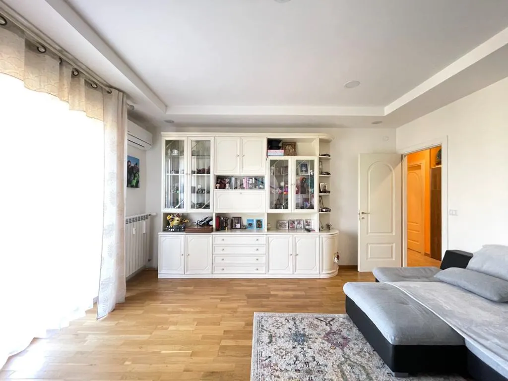 Séjour - Renovated Apartment with Mountain View in Brescia