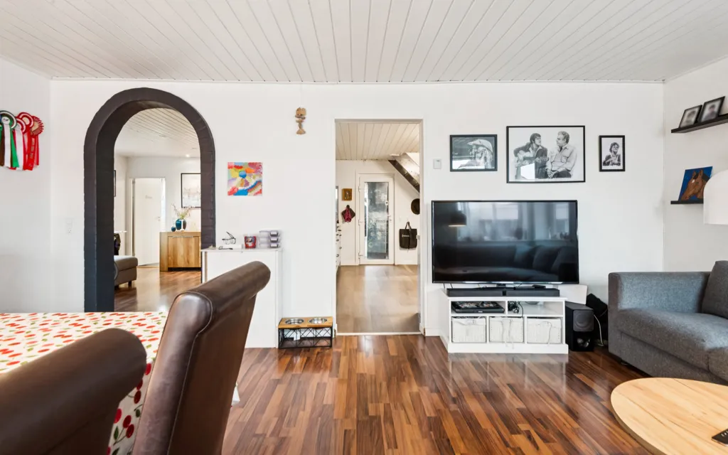 Elutuba - Modernised Villa with Terrace in Poulstrup