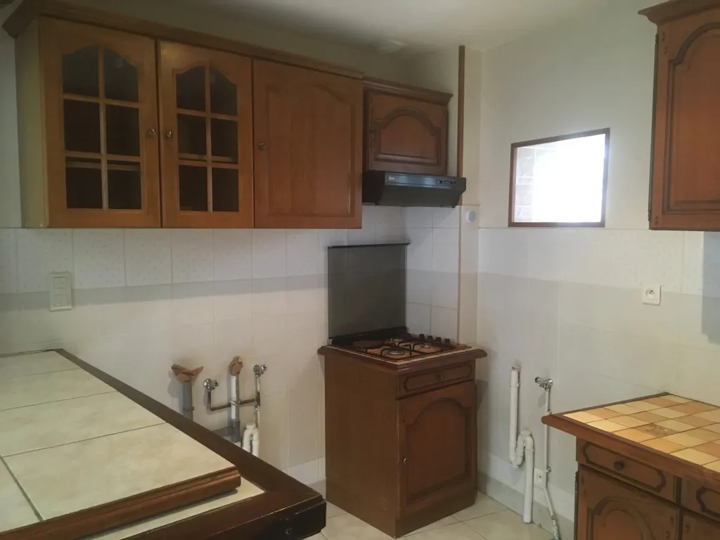 Cuisine - Appartement F2 en Rez-de-Jardin près du Centre Ville