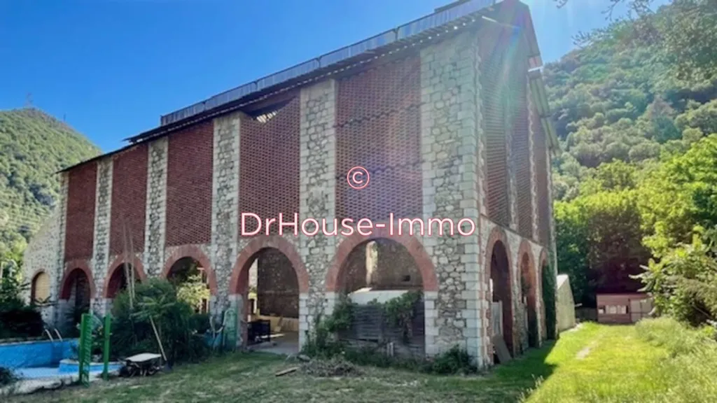 Extérieur - Propriété Atypique Isolée près de Perpignan