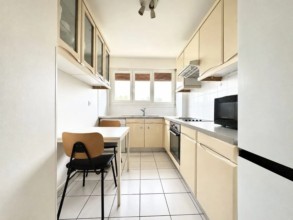 Köök - Luxury 3-Bed Flat with Balcony in Paris