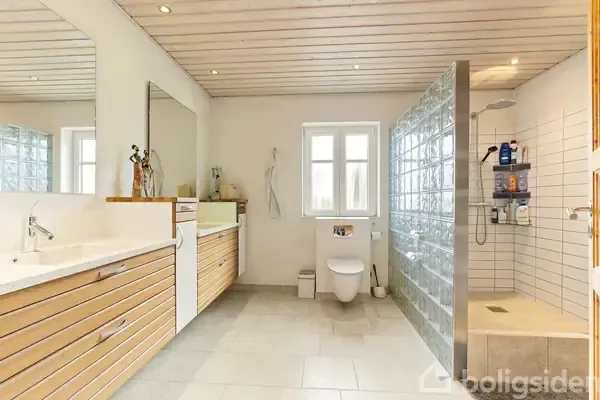 Salles de bain - Farmhouse with Two Units in Voldby, Hammel