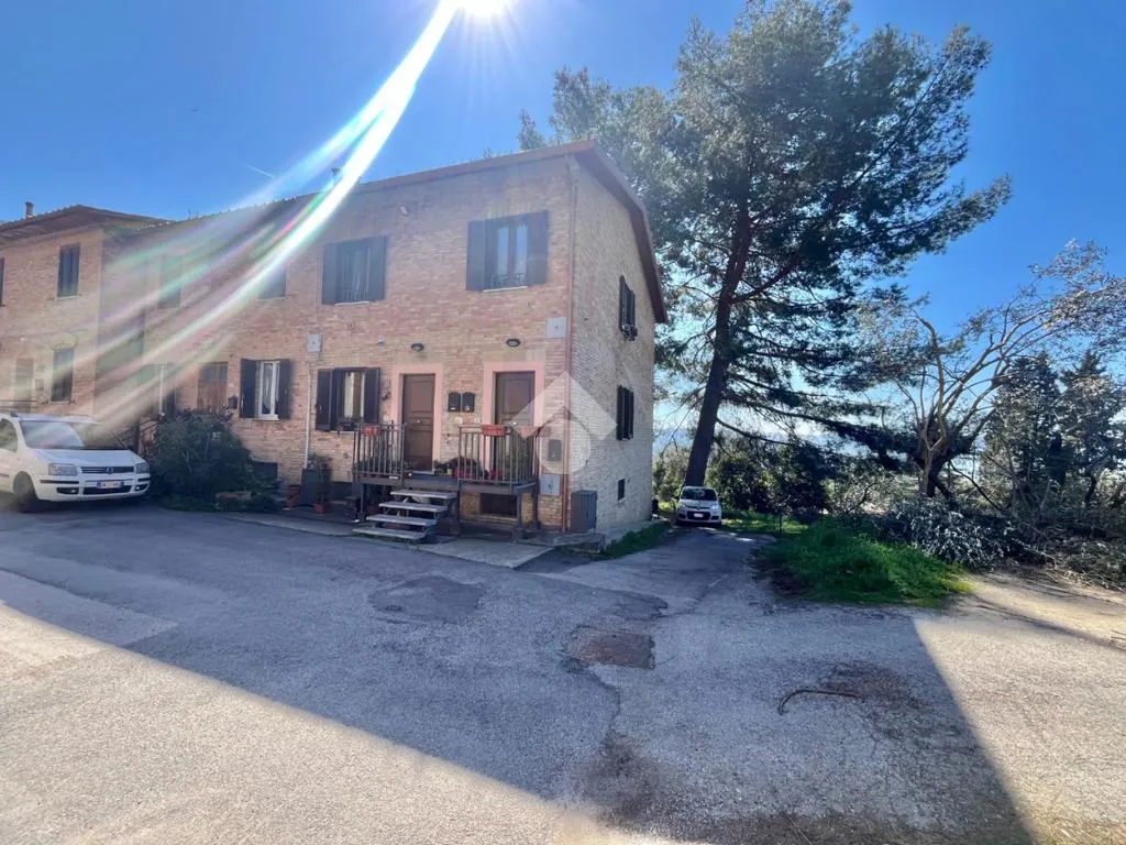 Välivaade - Trilocale with Veranda in Assisi