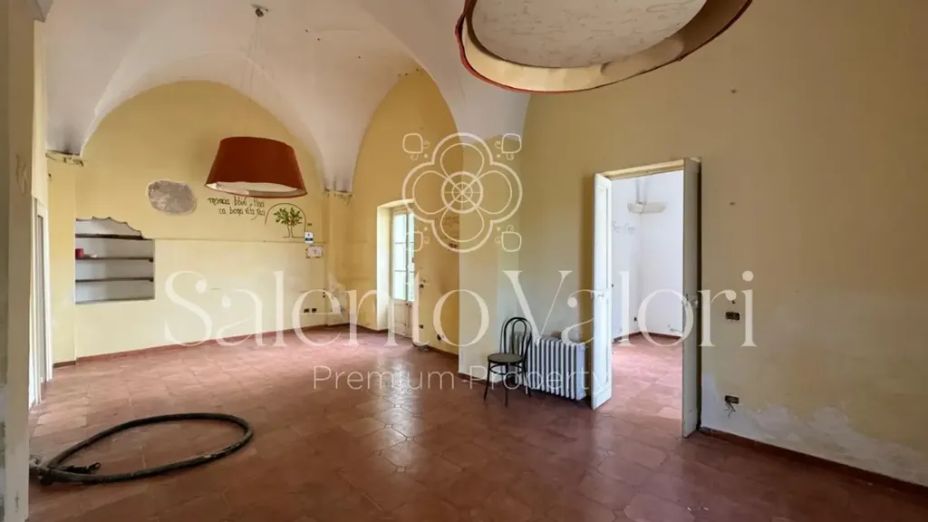 Pièces - Historic Villa with Garden in Taviano