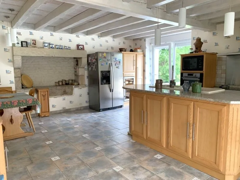Cuisine - Moulin Rénové avec Piscine et Parc près de Niort