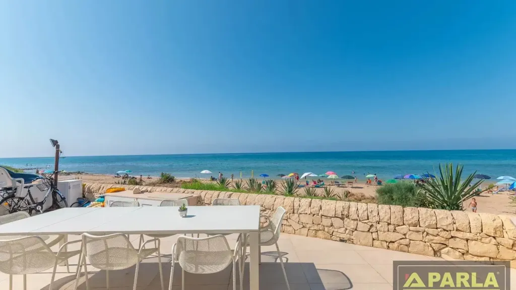 Terrasse - Villa with Beach Access in Marina di Ragusa