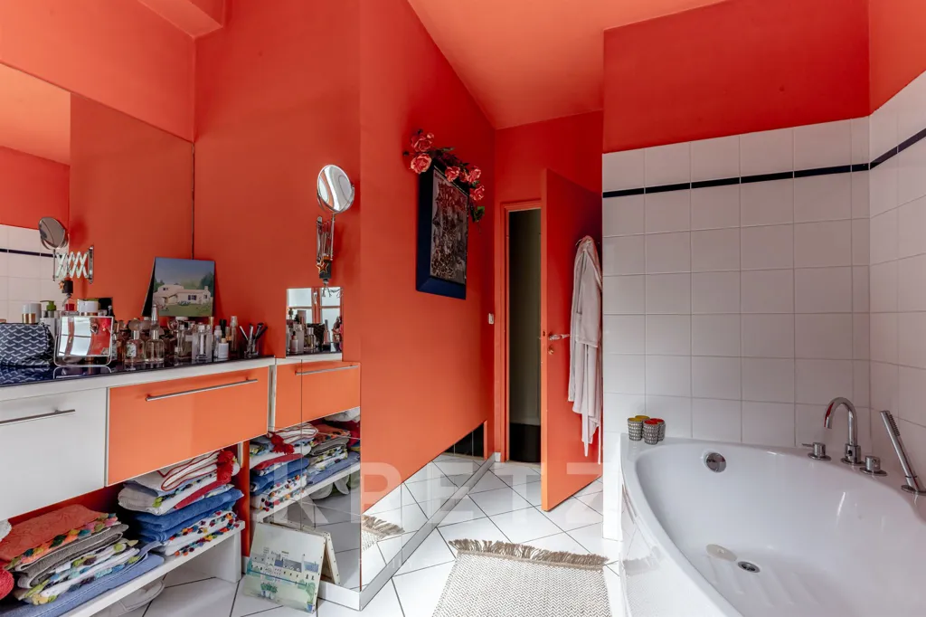 Vannitoad - Historic Apartment with Park View in Bougival
